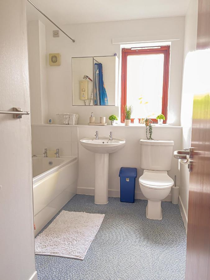 Spacious, Central And Newly Decorated Apartment EDI Eksteriør billede